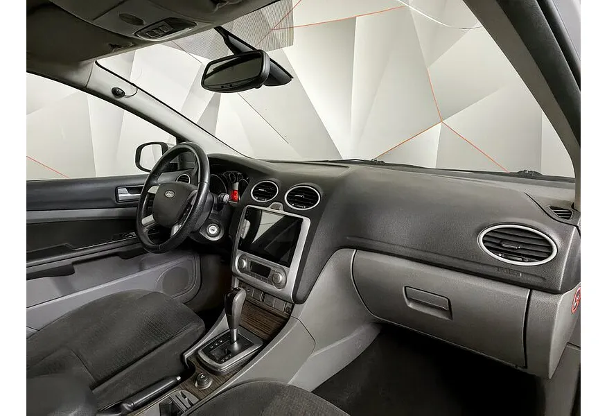 Ford Focus 2.0 AT (145 л.с.) Ghia Серебристый в АВИЛОН. Слайд №11