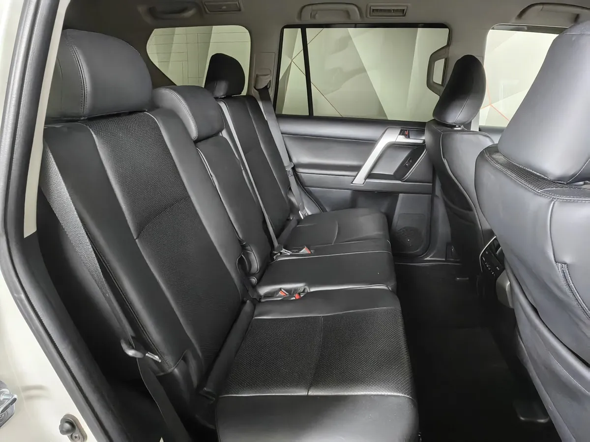 Toyota Land Cruiser Prado 2.8D AT AWD (200 л.с.) Black Vision в АВИЛОН. Слайд №16