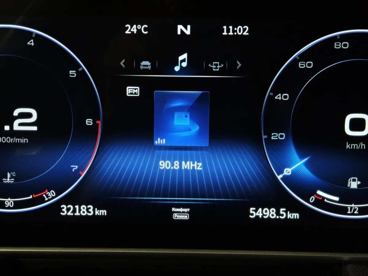 Hongqi HS5 2.0 AT 4WD (224 л.с.) Комфорт Желтый в АВИЛОН. Слайд №18