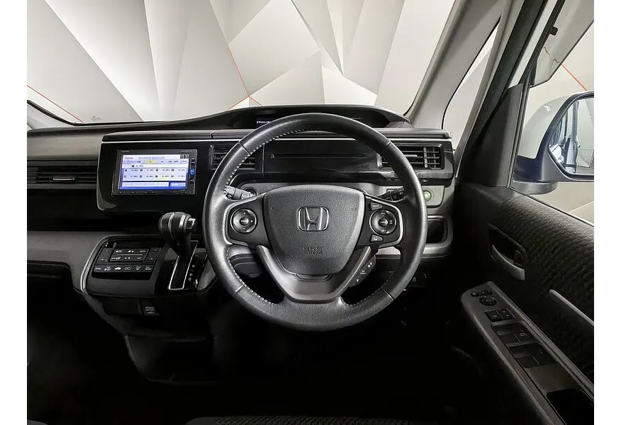 Honda Stepwgn 1.5 CVT 4WD (150 л.с.) Белый в АВИЛОН. Слайд №18