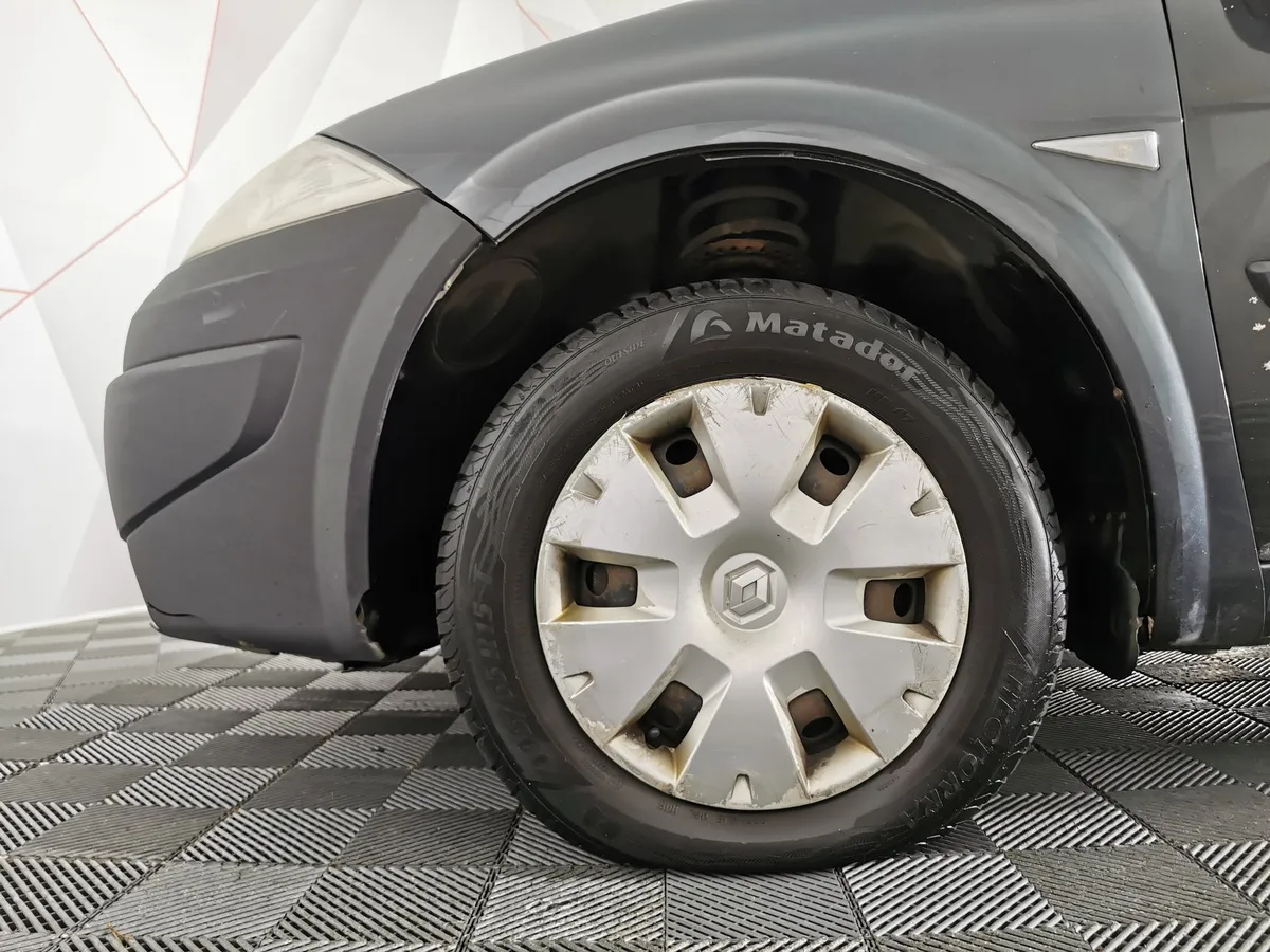 Renault Megane 1.6 MT (115 л.с.) Серый в АВИЛОН. Слайд №9