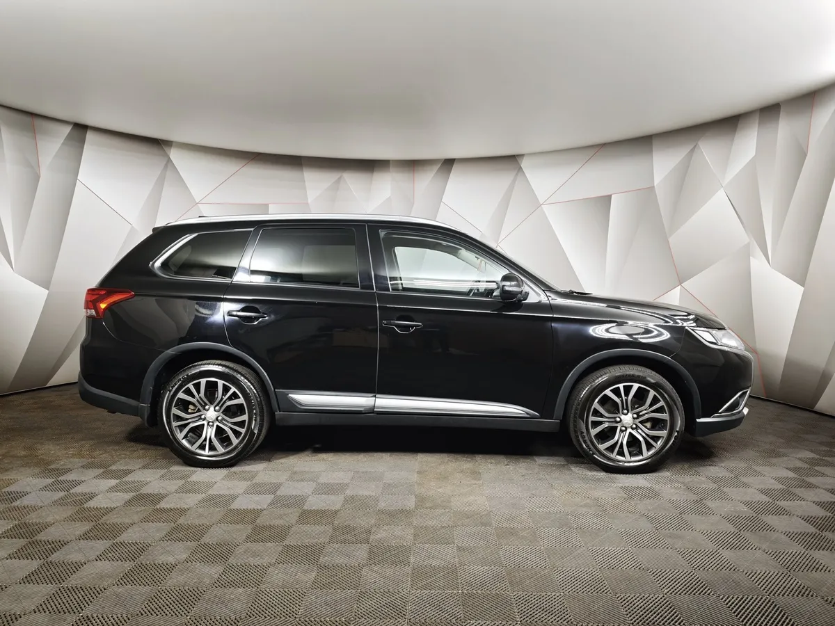 Mitsubishi Outlander 2.0 CVT 4WD (146 л.с.) Черный в АВИЛОН. Слайд №6