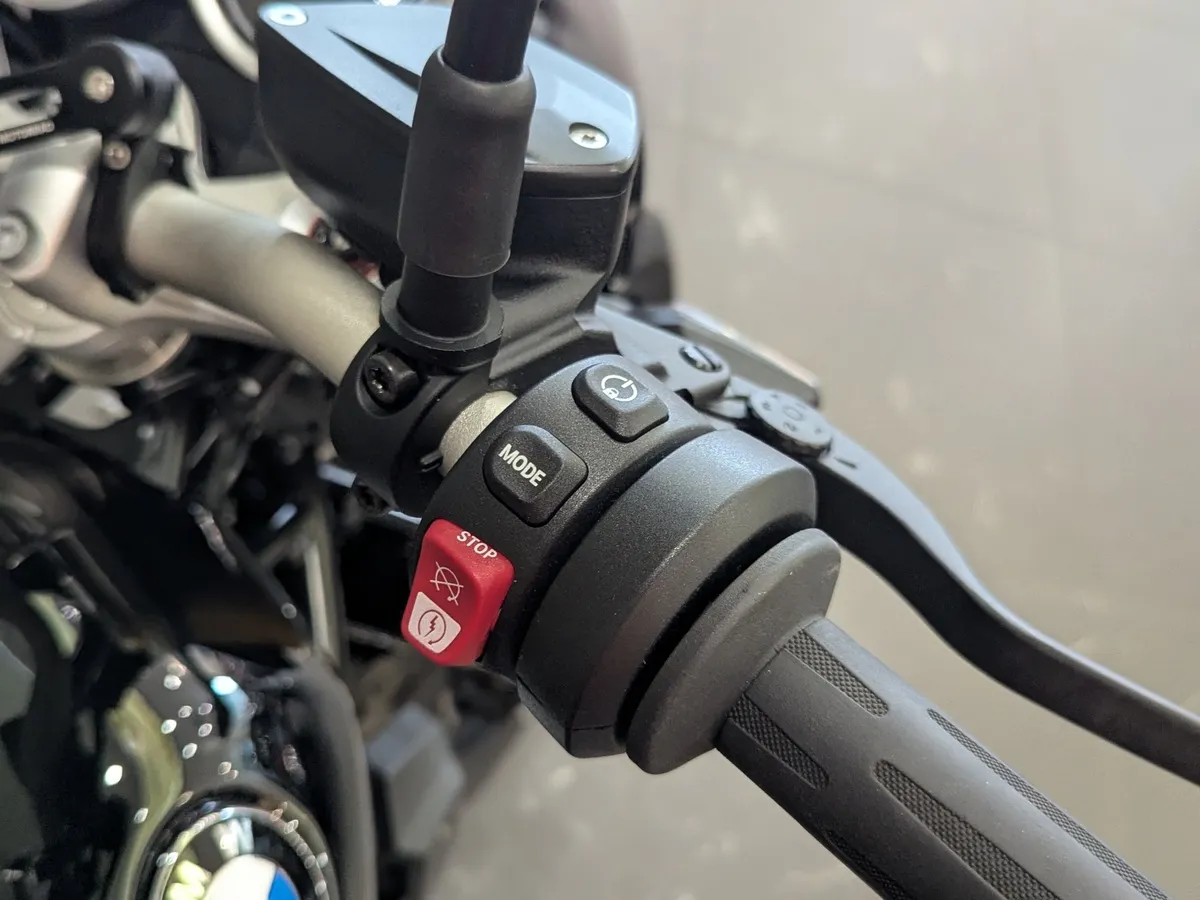BMW Motorrad R 12 nineT R 12 nineT 1200 см³ 1200 Черный в АВИЛОН. Слайд №11