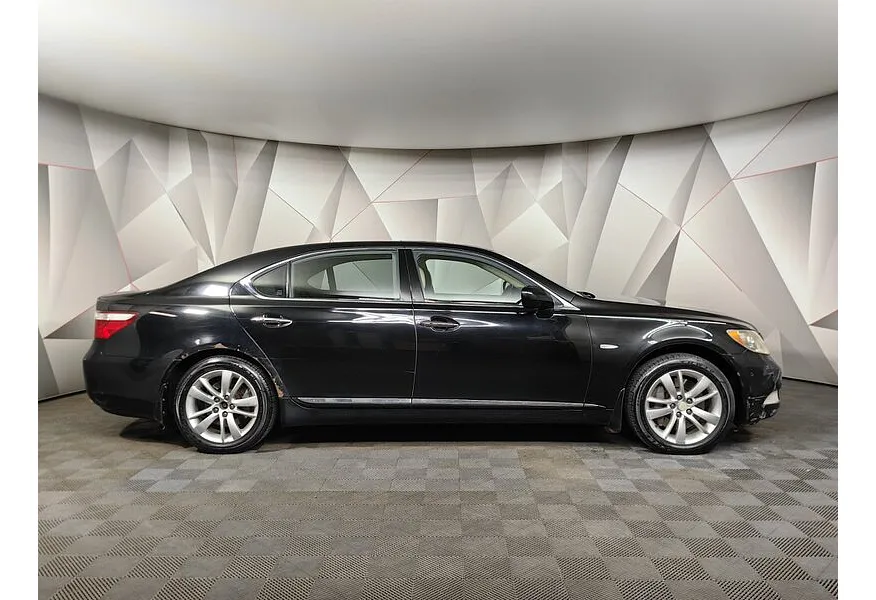 Lexus LS 460 L AT (381 л.с.) Exclusive 4 Черный в АВИЛОН. Слайд №6