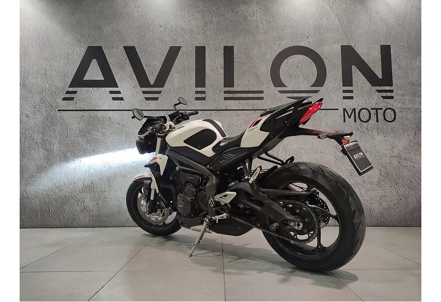 Triumph Street Triple 660 см³ (94 л.с.) (94) 660 Белый в АВИЛОН. Слайд №5