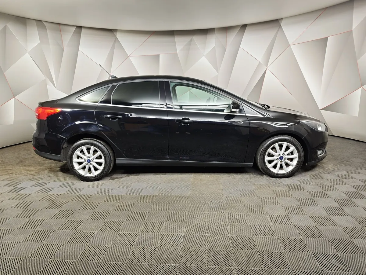 Ford Focus 1.5 EcoBoost AT (150 л.с.) Titanium Черный в АВИЛОН. Слайд №6