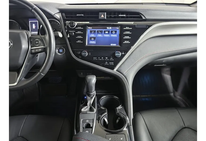 Toyota Camry 2.5 AT (181 л.с.) Белый в АВИЛОН. Слайд №13