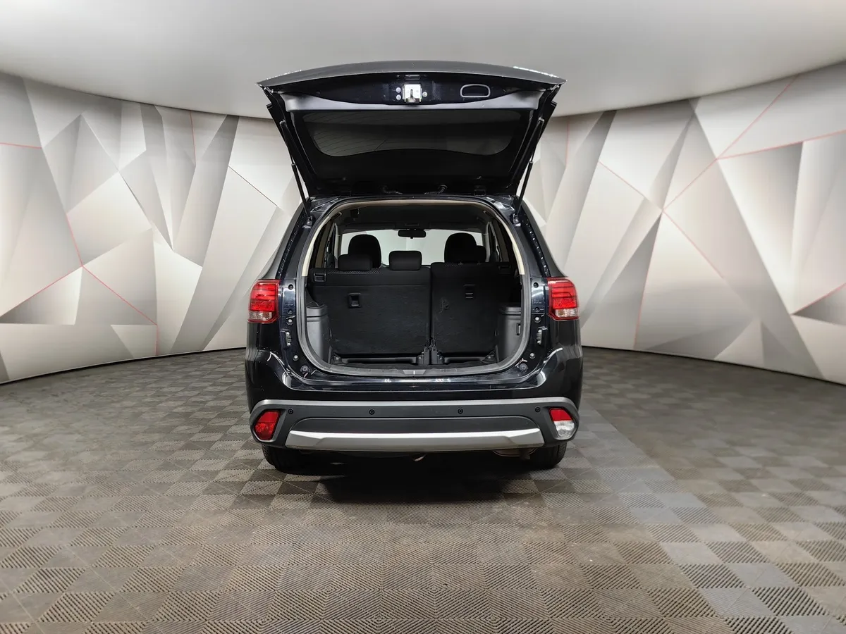 Mitsubishi Outlander 2.0 CVT (146 л.с.) Invite Черный в АВИЛОН. Слайд №12