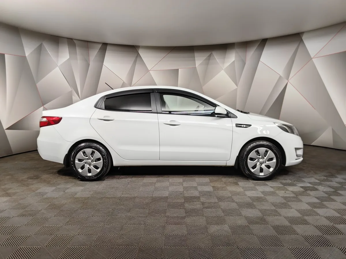 Kia Rio 1.6 MT (123 л.с.) Белый в АВИЛОН. Слайд №6