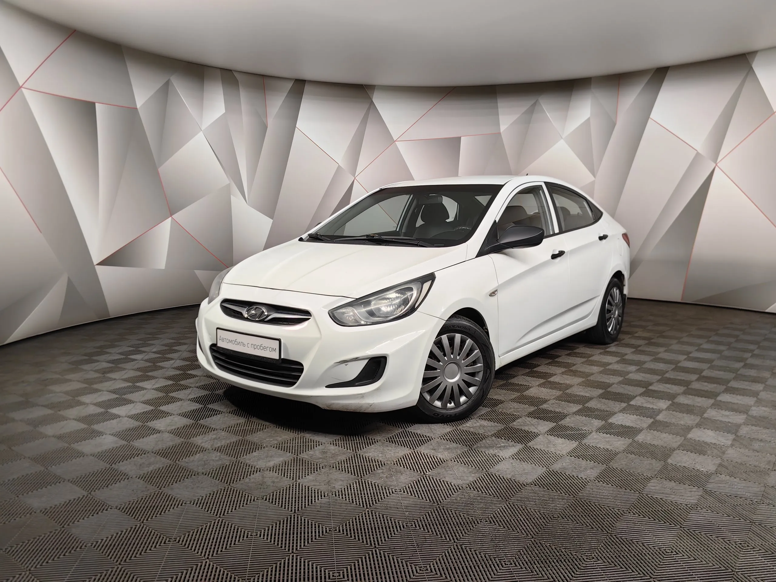 Hyundai Solaris 1.4 MT (100 л.с.) Active Белый в Москве № ТИ-UY40226. Купить  Hyundai Solaris II Механика Бензиновый с пробегом 200731 км. Цена 690000