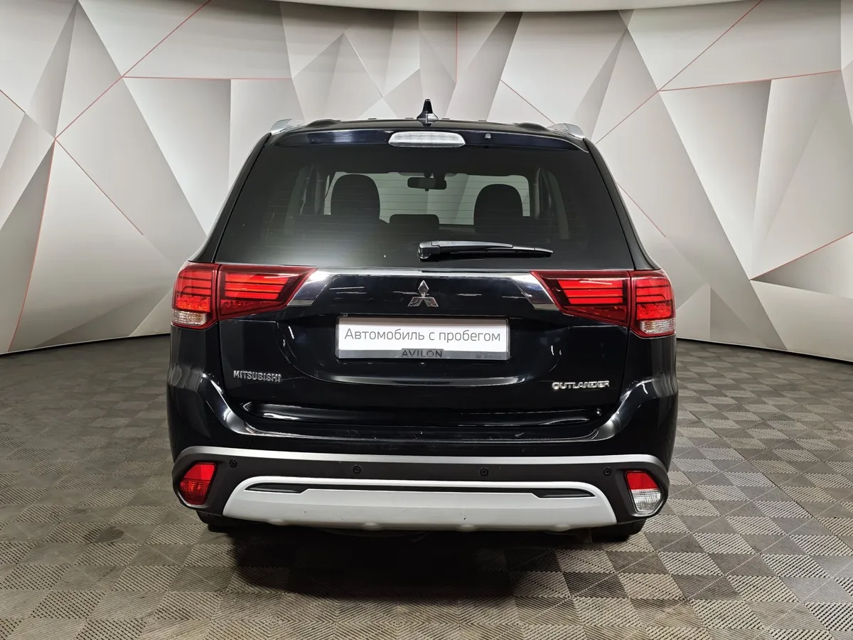 Mitsubishi Outlander 2.0 CVT (146 л.с.) Invite Черный в АВИЛОН. Слайд №8