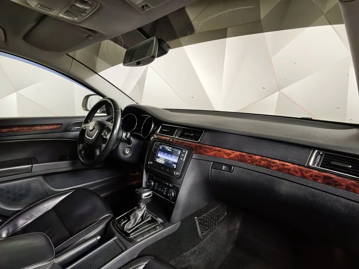 Skoda Superb 1.8 TSI AT (152 л.с.) Бежевый в АВИЛОН. Слайд №12