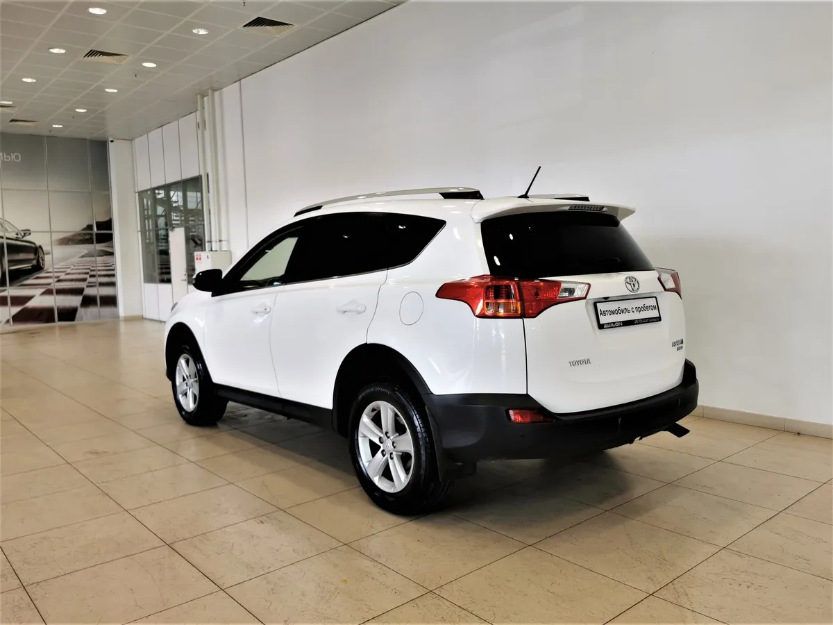 Toyota RAV4 2.2 D AT 4WD (150 л.с.) Комфорт Белый в АВИЛОН. Слайд №4
