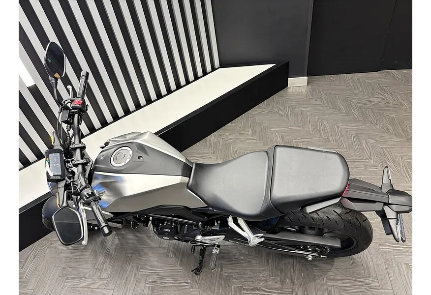 Honda CBF 300 NA 286 см³ (31 л.с.) Серый в АВИЛОН. Слайд №9