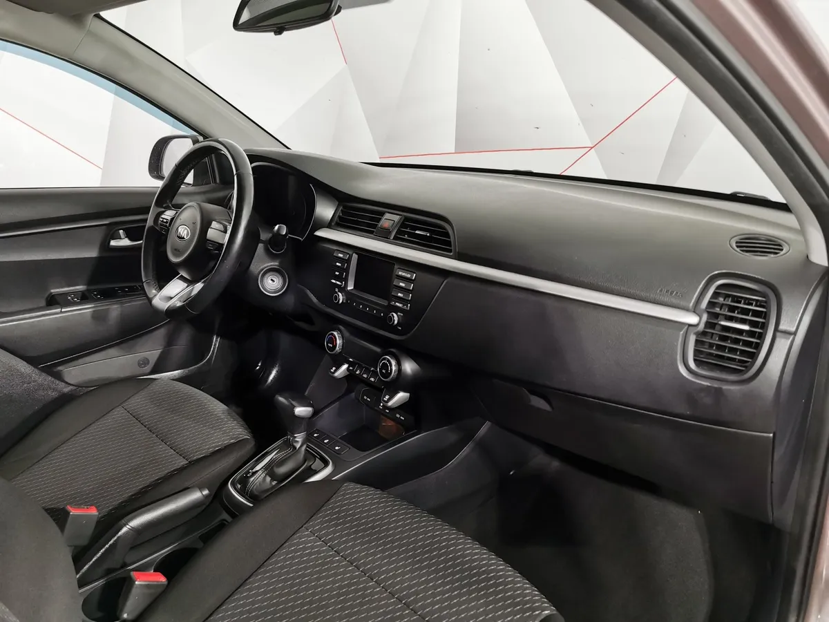 Kia Rio X-Line 1.6 AT (123 л.с.) Luxe Коричневый в АВИЛОН. Слайд №12