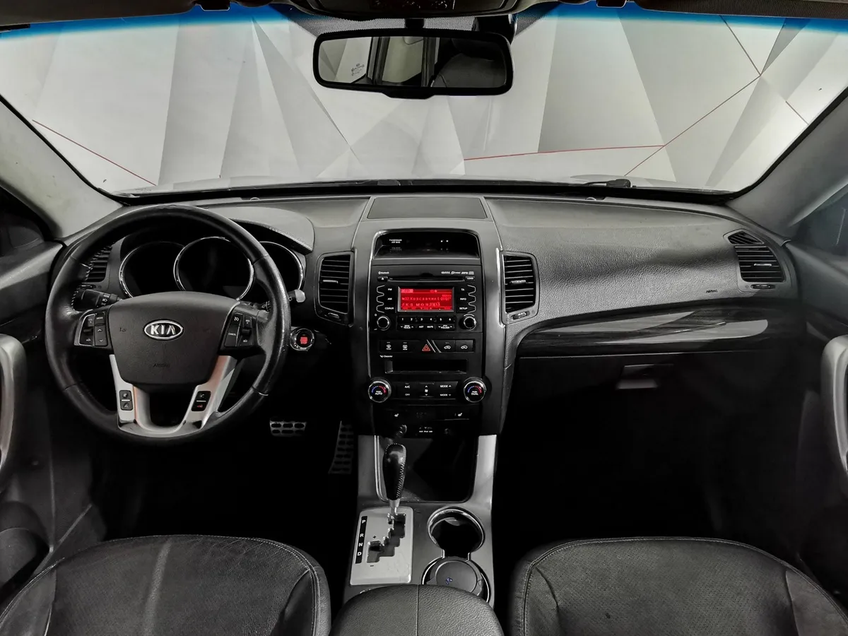 Kia Sorento 2.4 AT 4WD (175 л.с.) Comfort Серебристый в АВИЛОН. Слайд №13