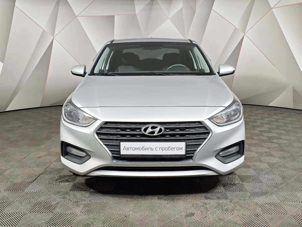 Hyundai Solaris 1.4 MT (100 л.с.) Comfort Серебристый в АВИЛОН. Слайд №7