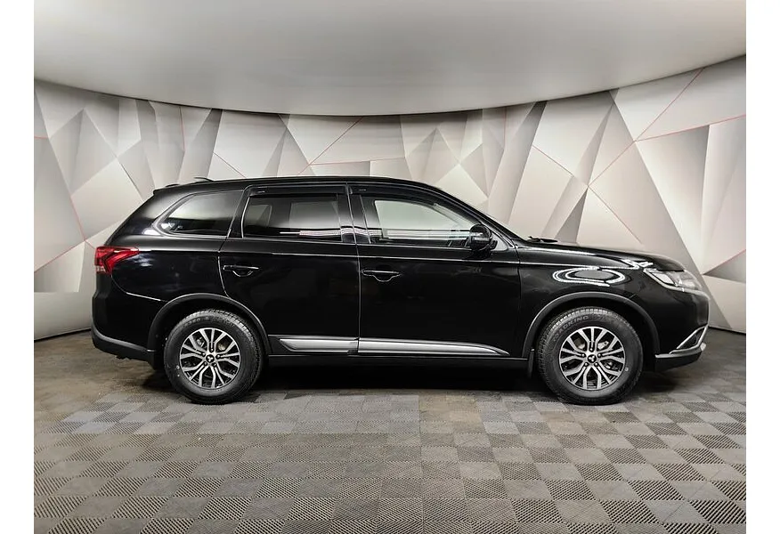 Mitsubishi Outlander 2.0 CVT (146 л.с.) Invite Черный в АВИЛОН. Слайд №6