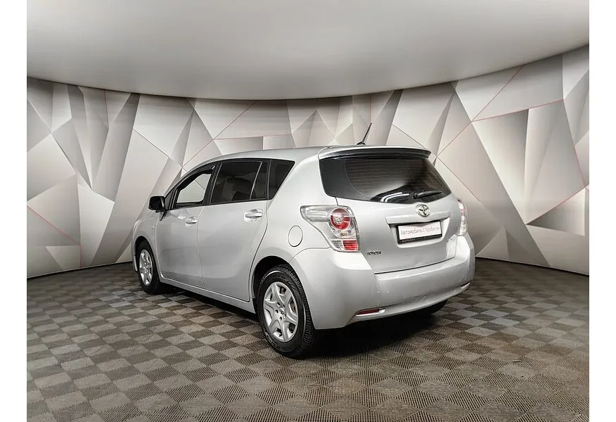 Toyota Verso 1.8 CVT (150 л.с.) Серебристый в АВИЛОН. Слайд №4
