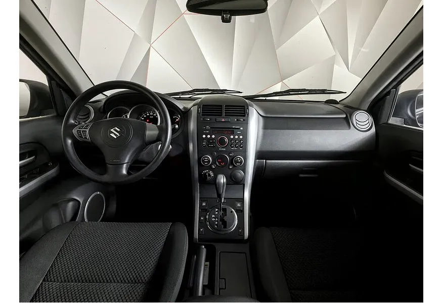 Suzuki Grand Vitara 2.0 AT (140 л.с.) Черный в АВИЛОН. Слайд №14