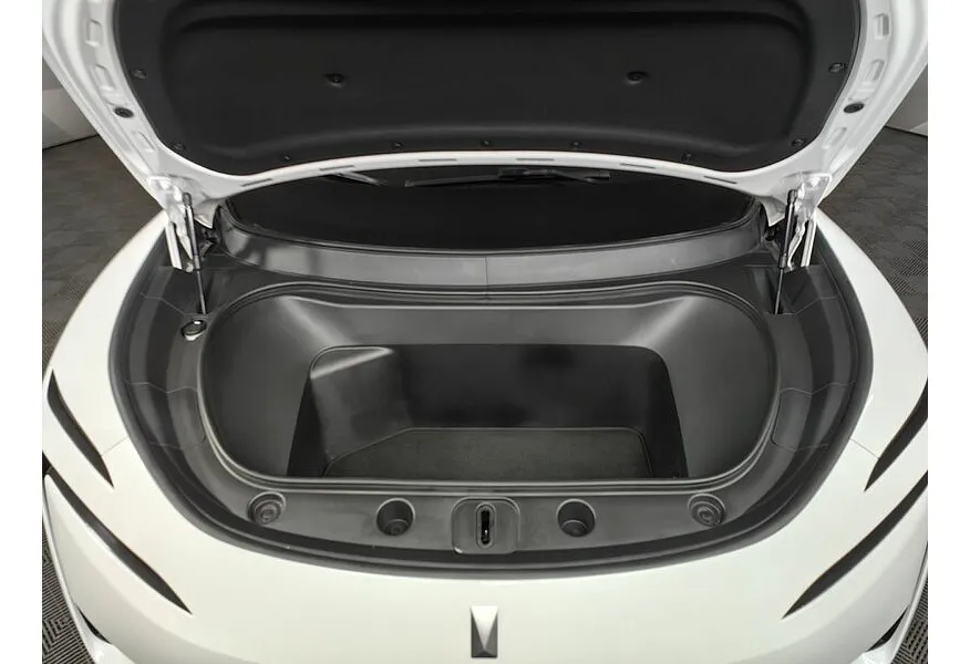 Avatr 11 Ultra-long Range Dual Motor AT 4WD (578 л.с.)  Luxury Edition  Белый в АВИЛОН. Слайд №11