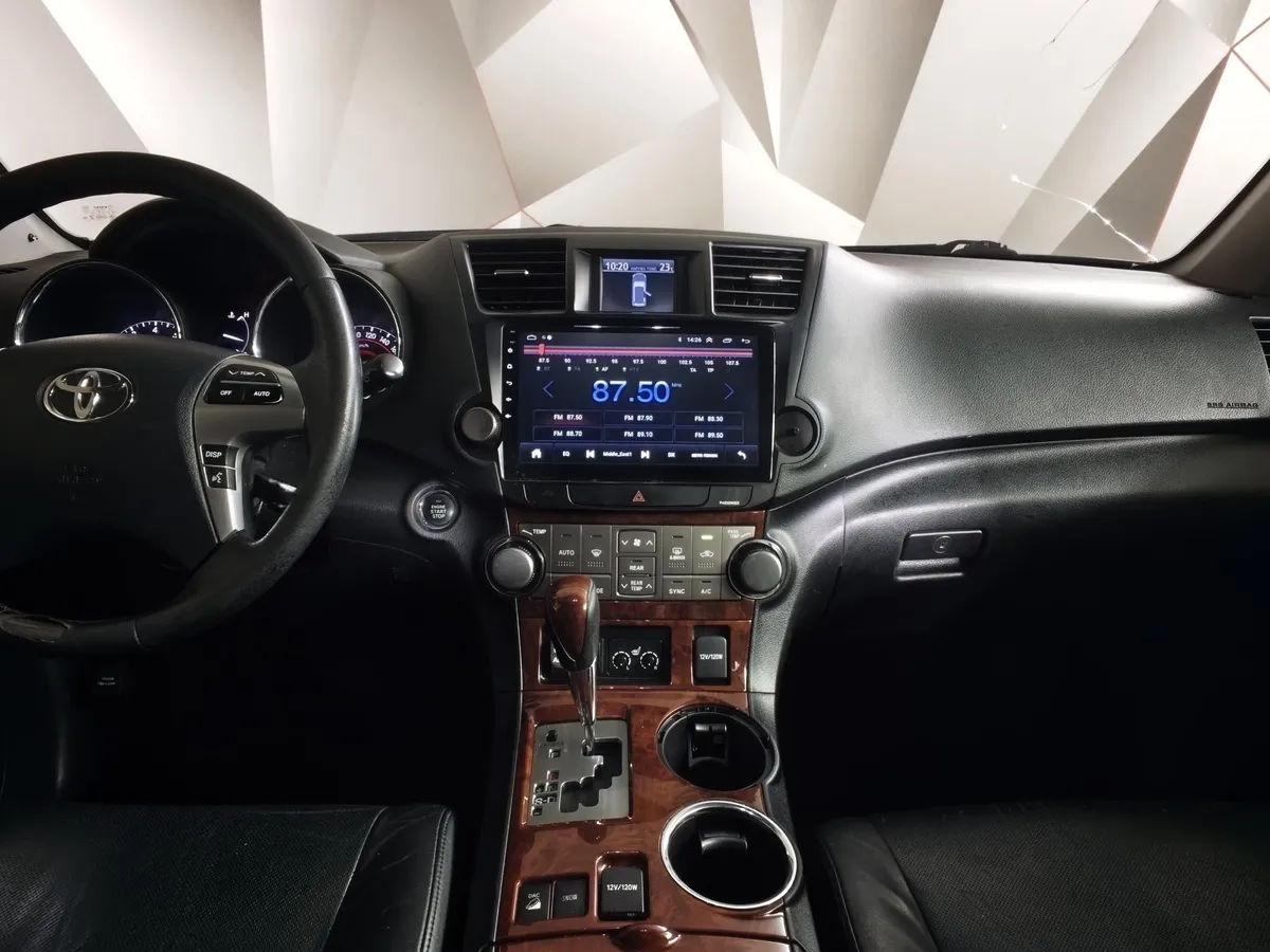 Toyota Highlander 3.5 AT 4WD (273 л.с.) Комфорт Белый в АВИЛОН. Слайд №14