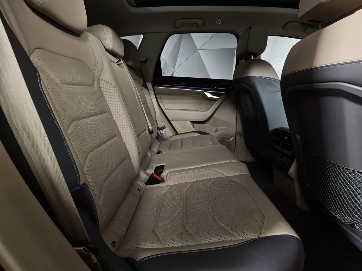 Volkswagen Touareg 3.0 V6 TDI Tiptronic 4Motion (249 л.с.) Exclusive Белый в АВИЛОН. Слайд №16