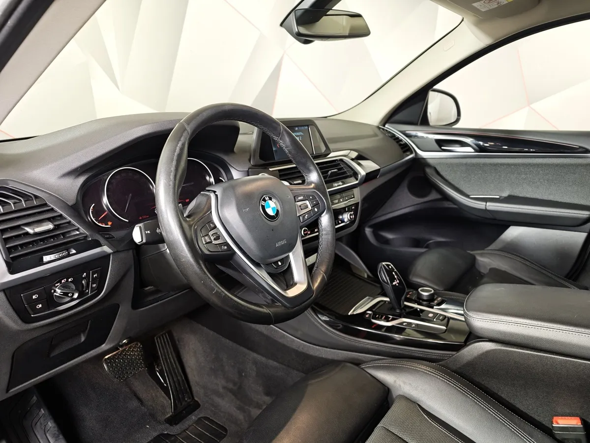 BMW X4 xDrive20i Steptronic (184 л.с.) Lifestyle Красный в АВИЛОН. Слайд №12