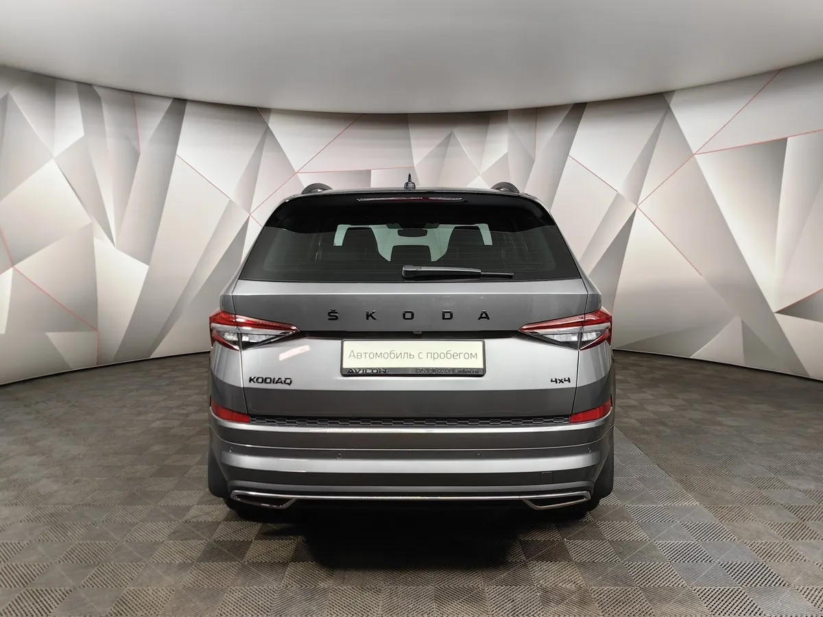 Skoda Kodiaq 2.0 TSI DSG 4X4 (180 л.с.) Серый в АВИЛОН. Слайд №8
