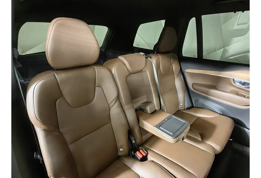 Volvo XC90 2.0 T5 Drive-E AT AWD (5 мест) (249 л.с.) Inscription Черный в АВИЛОН. Слайд №17