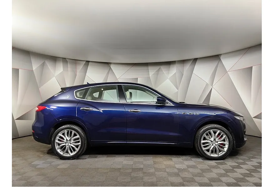 Maserati Levante Diesel 3.0 V6 AT (275 л.с.) Essence Синий в АВИЛОН. Слайд №6