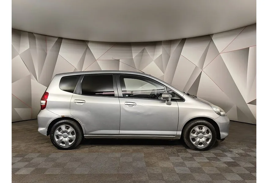 Honda Jazz 1.4 CVT (83 л.с.) Серебристый в АВИЛОН. Слайд №6 Honda Jazz 1.4 CVT (83 л.с.) Серебристый в АВИЛОН. Слайд №6