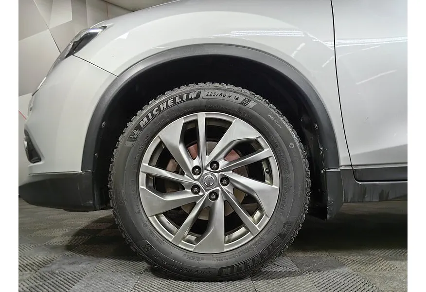 Nissan X-Trail 2.5 CVT AWD (171 л.с.) Серебристый в АВИЛОН. Слайд №9