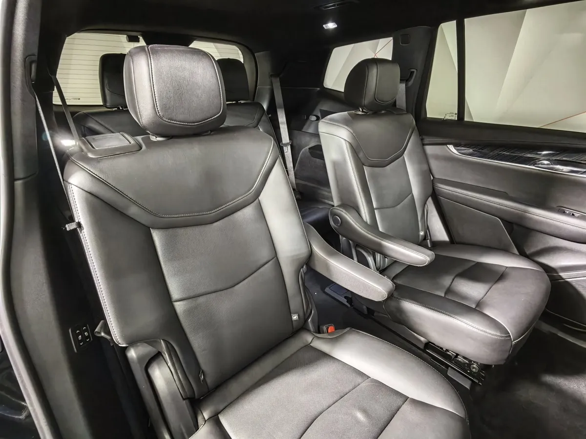 Cadillac XT6 2.0T AT AWD (200 л.с.) Premium Luxury Черный в АВИЛОН. Слайд №16