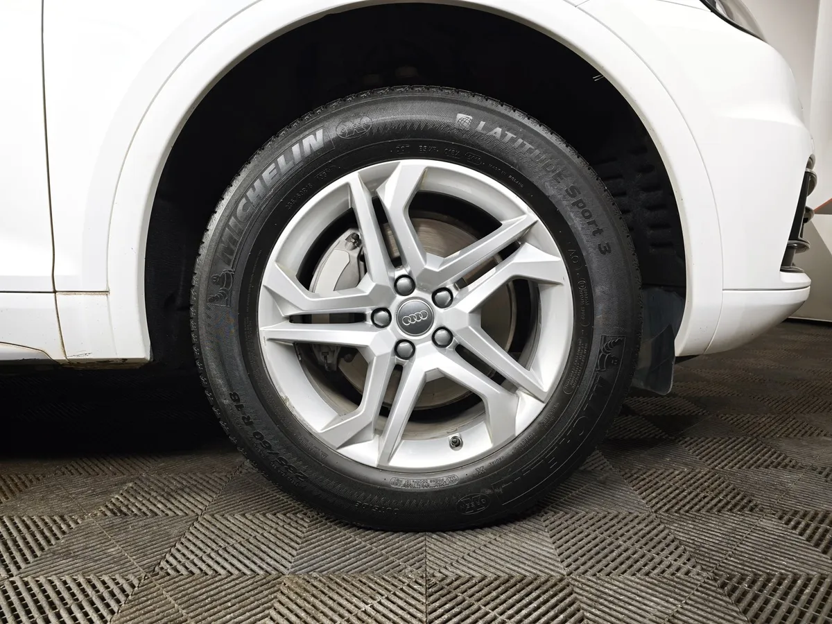 Audi Q5 2.0 TFSI S tronic quattro (249 л.с.) Design Белый в АВИЛОН. Слайд №9