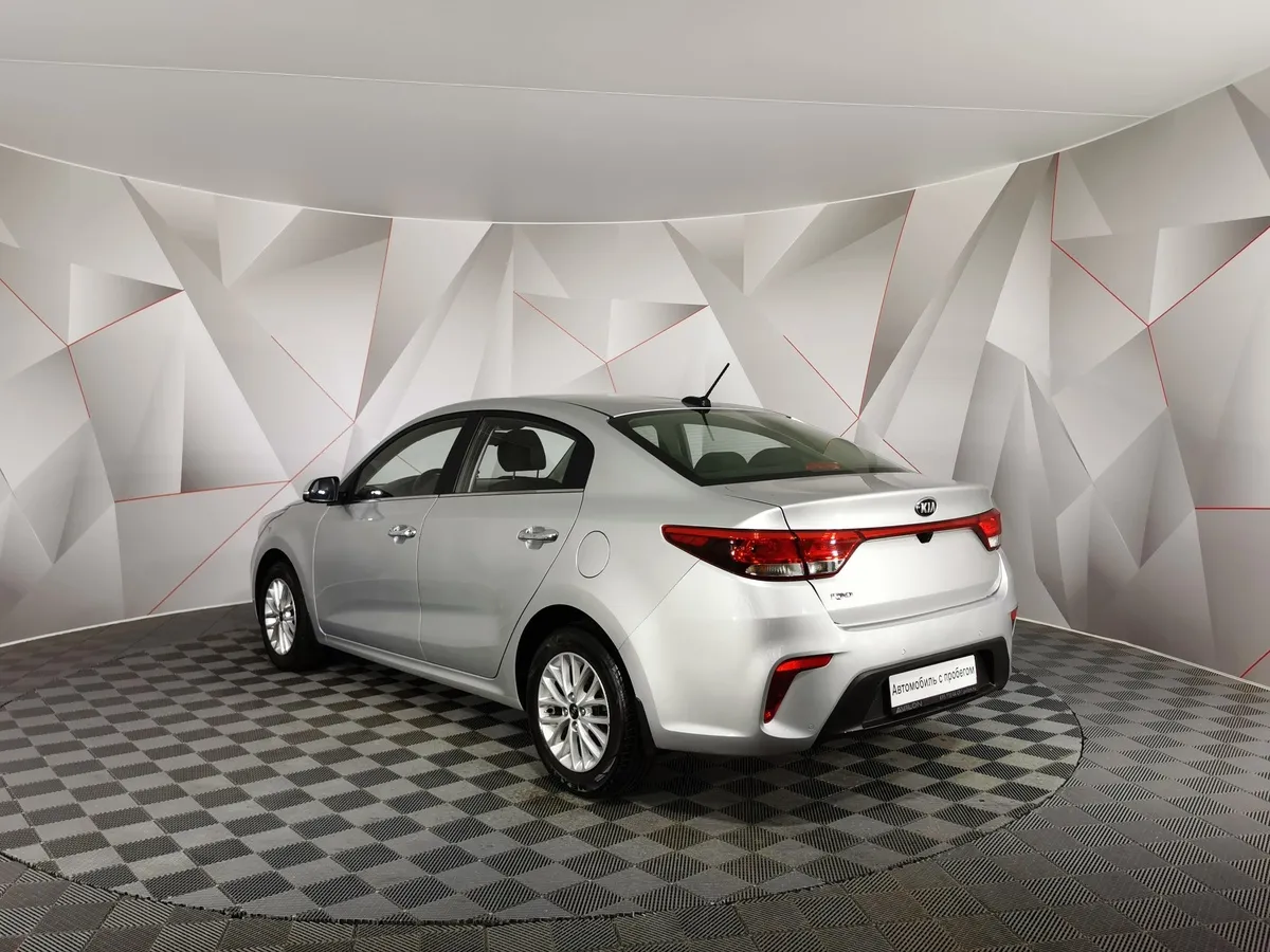 Kia Rio 1.6 MT (123 л.с.) Серебристый в АВИЛОН. Слайд №4