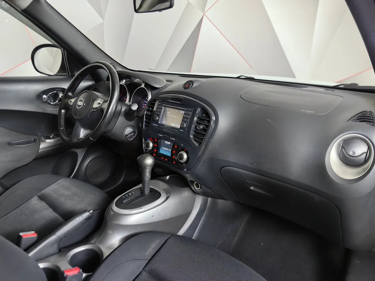 Nissan Juke 1.6 CVT (117 л.с.) Белый в АВИЛОН. Слайд №12