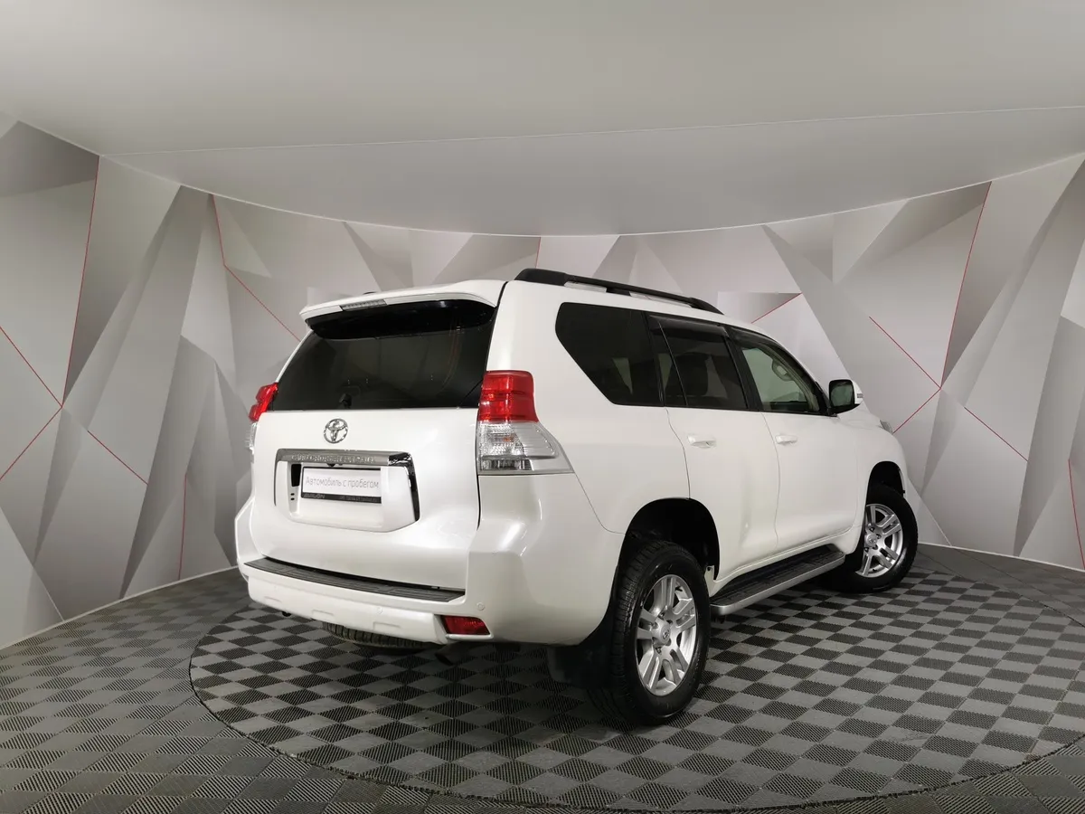 Toyota Land Cruiser Prado 4.0 AT 4WD (282 л.с.) Белый в АВИЛОН. Слайд №2