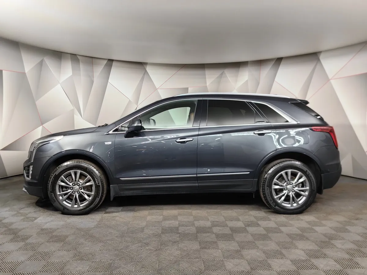 Cadillac XT5 2.0T АТ AWD (200 л.с.) Sport Черный в АВИЛОН. Слайд №5