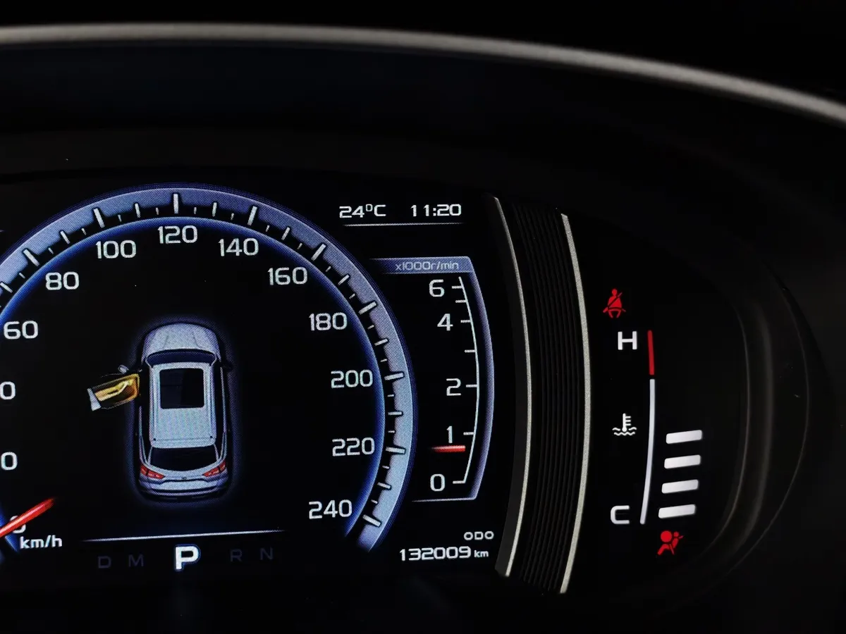 Geely Atlas 2.4 AT AWD (148 л.с.) Standard Черный в АВИЛОН. Слайд №17