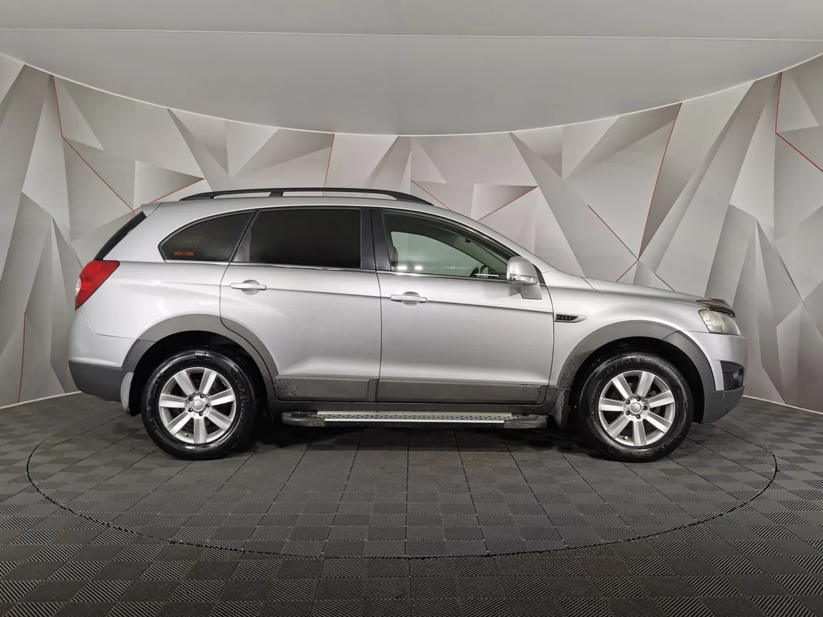 Chevrolet Captiva 2.4 AT (5 мест) (167 л.с.) LT Серебристый в АВИЛОН. Слайд №6