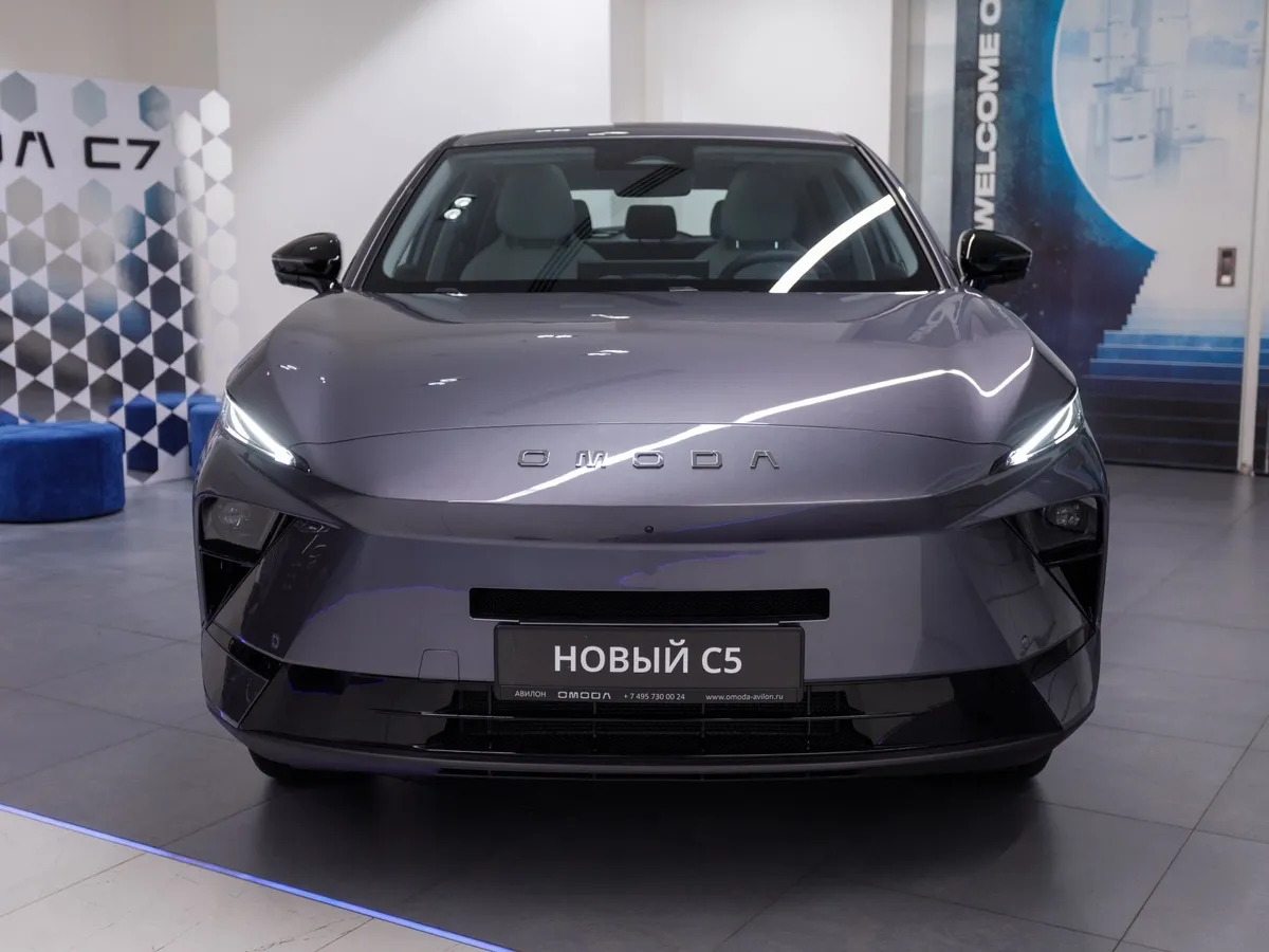 Omoda C5 1.5T DCT AWD (147 л.с.) Стиль Серый в АВИЛОН. Слайд №4
