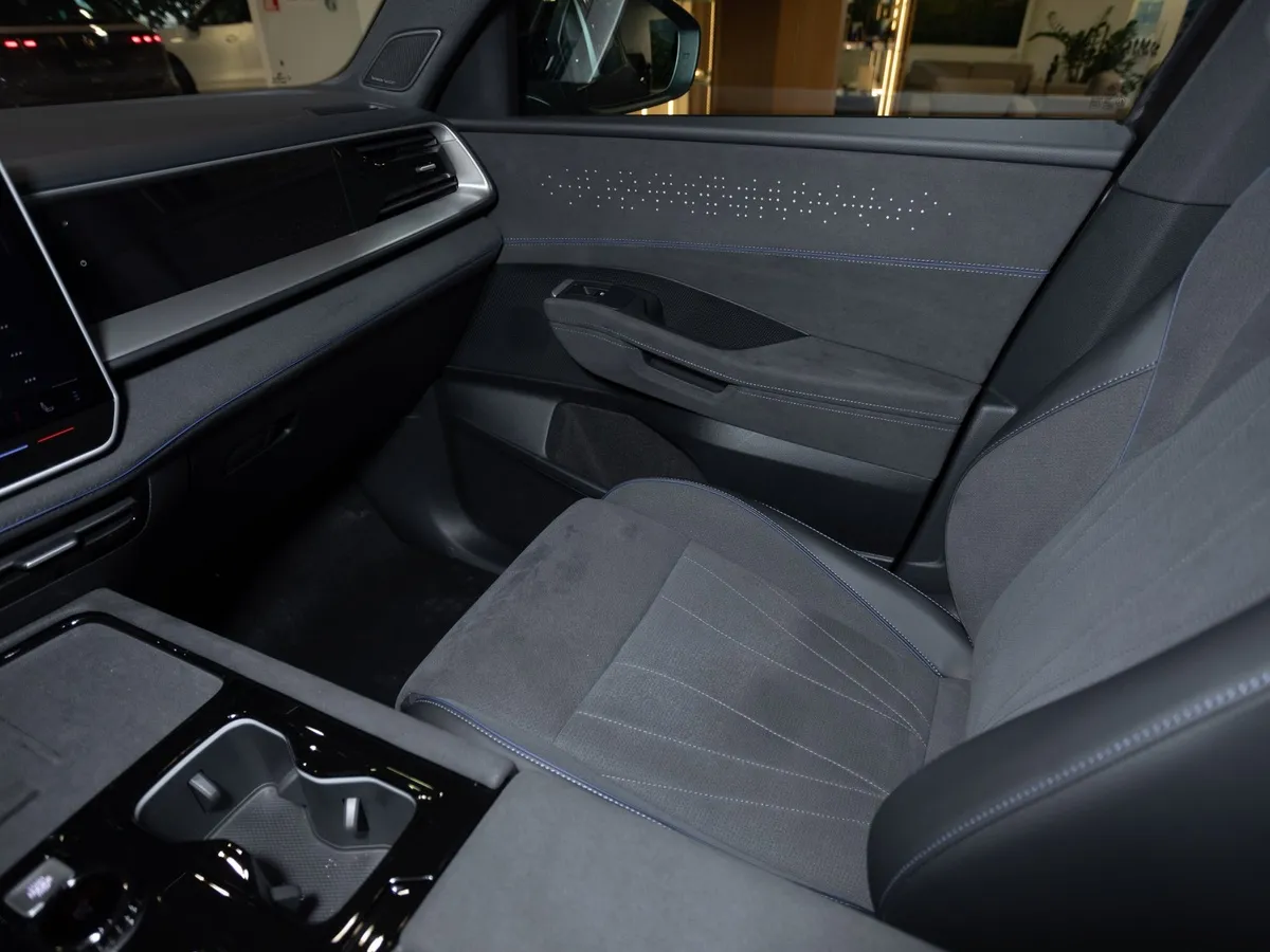 Volkswagen Teramont PRO 2.0 TSI 7DSG 4Motion (272 л.с.) R-Line Белый в АВИЛОН. Слайд №8