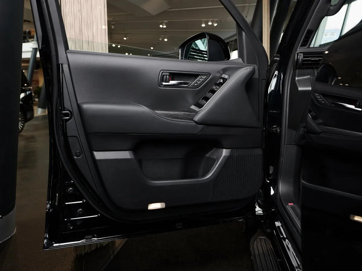 Toyota Land Cruiser 3.5 V6 AT 4WD (415 л.с.) Премиум Черный в АВИЛОН. Слайд №16