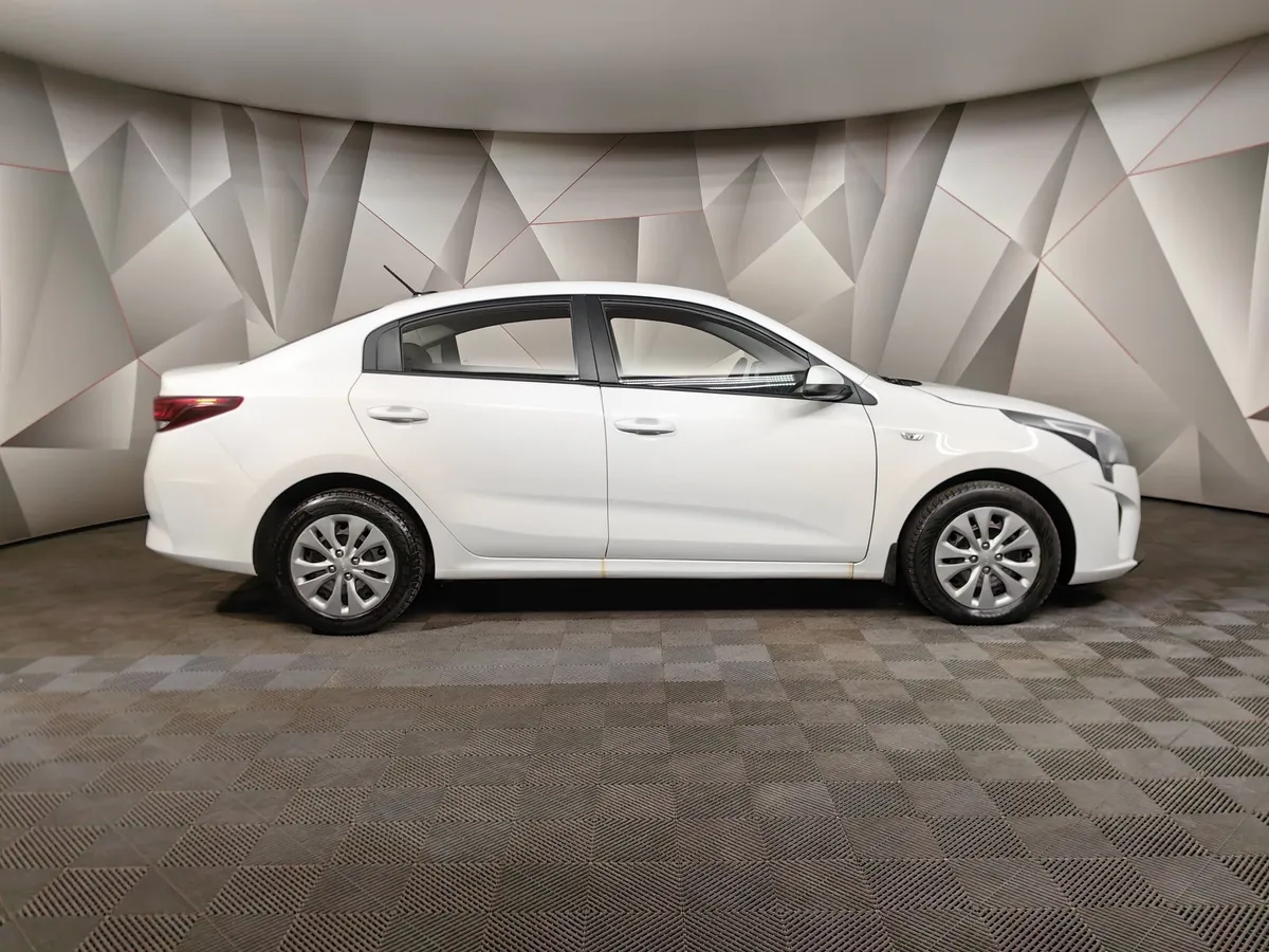 Kia Rio 1.6 AT (123 л.с.) Luxe Белый в АВИЛОН. Слайд №6