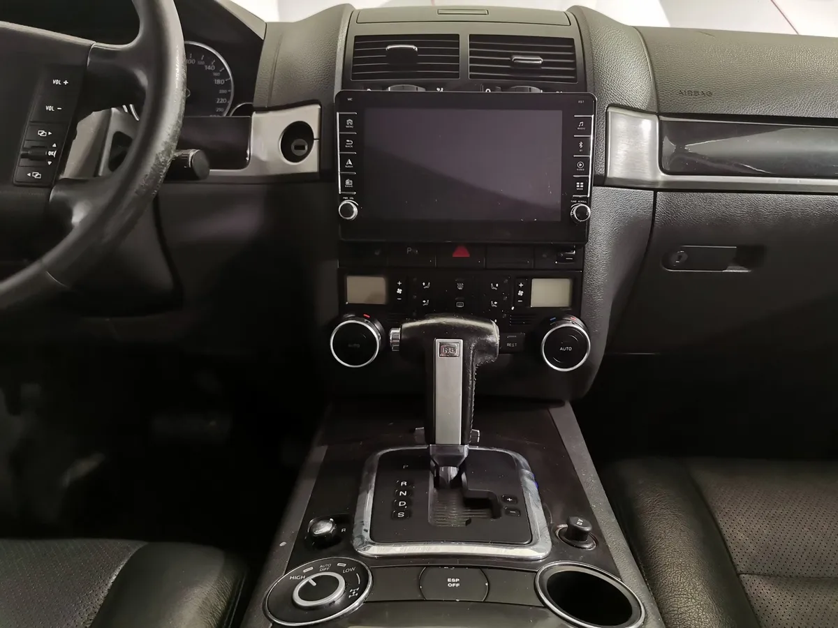 Volkswagen Touareg 3.2 Tiptronic (241 л.с.) Черный в АВИЛОН. Слайд №13