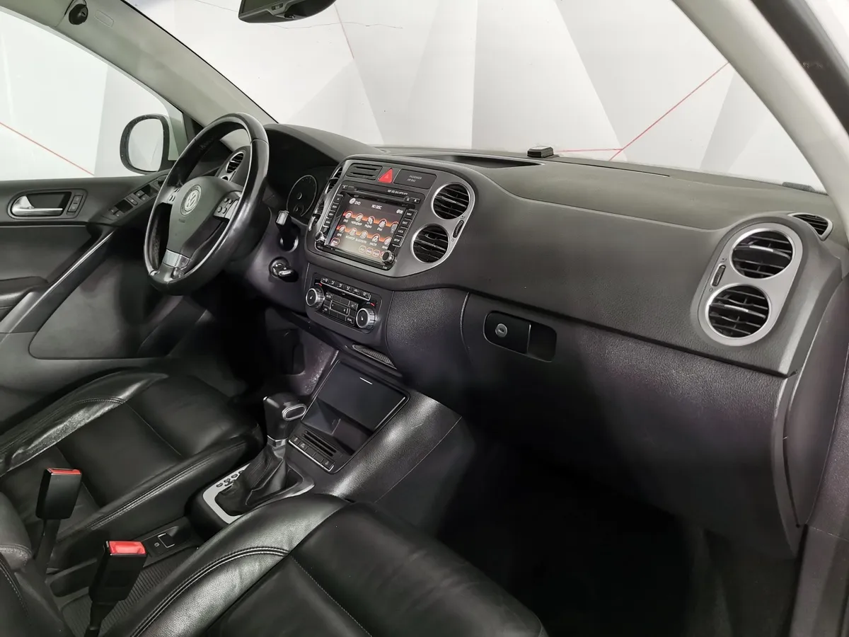 Volkswagen Tiguan 2.0 TSI 4Motion AT (170 л.с.) Sport & Style Белый в АВИЛОН. Слайд №11