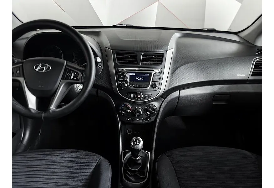 Hyundai Solaris 1.6 MT (123 л.с.) Comfort + Winter Белый в АВИЛОН. Слайд №14