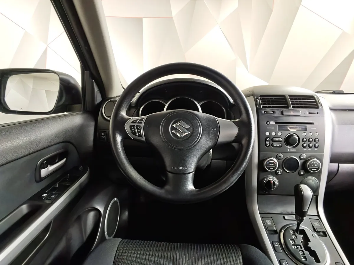 Suzuki Grand Vitara 2.0 AT AWD (140 л.с.) Черный в АВИЛОН. Слайд №20