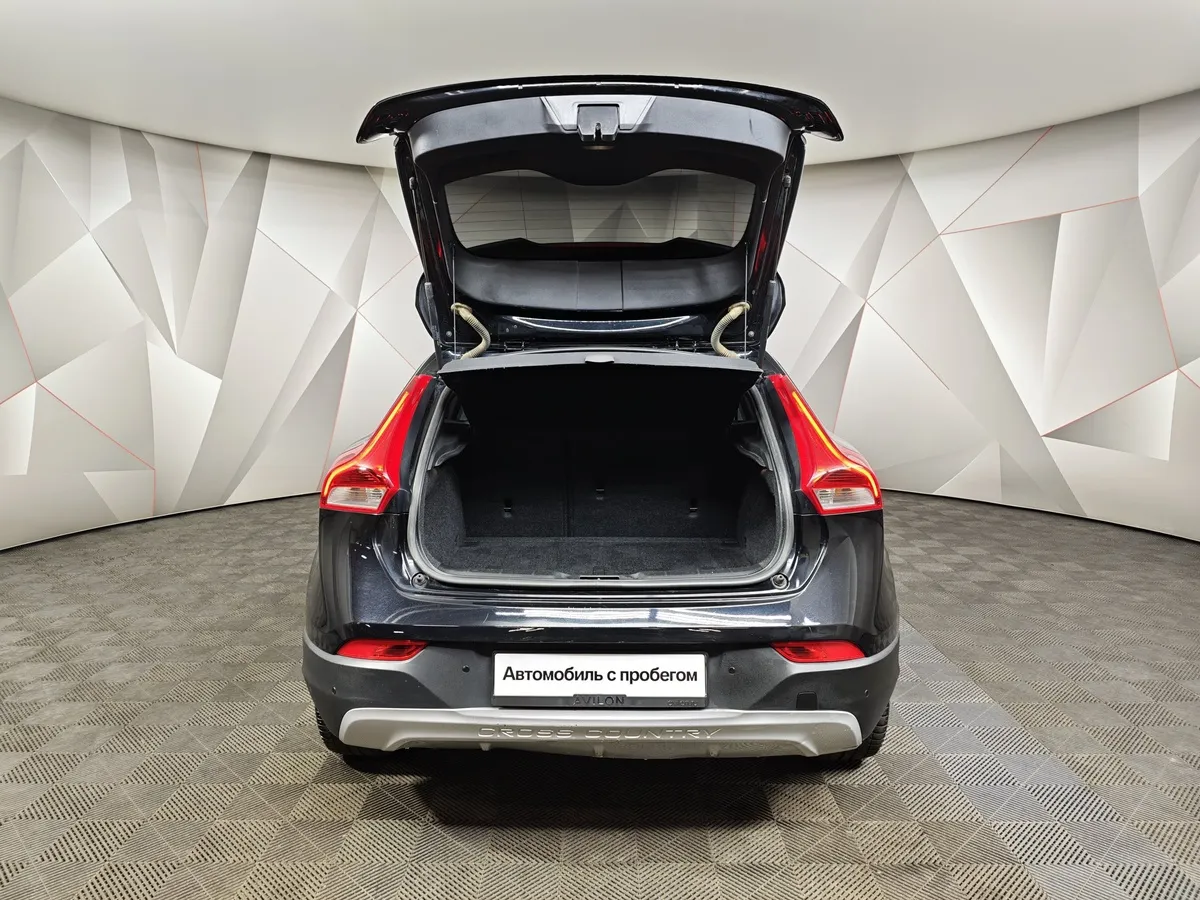 Volvo V40 1.6 D2 Powershift (114 л.с.) Черный в АВИЛОН. Слайд №11